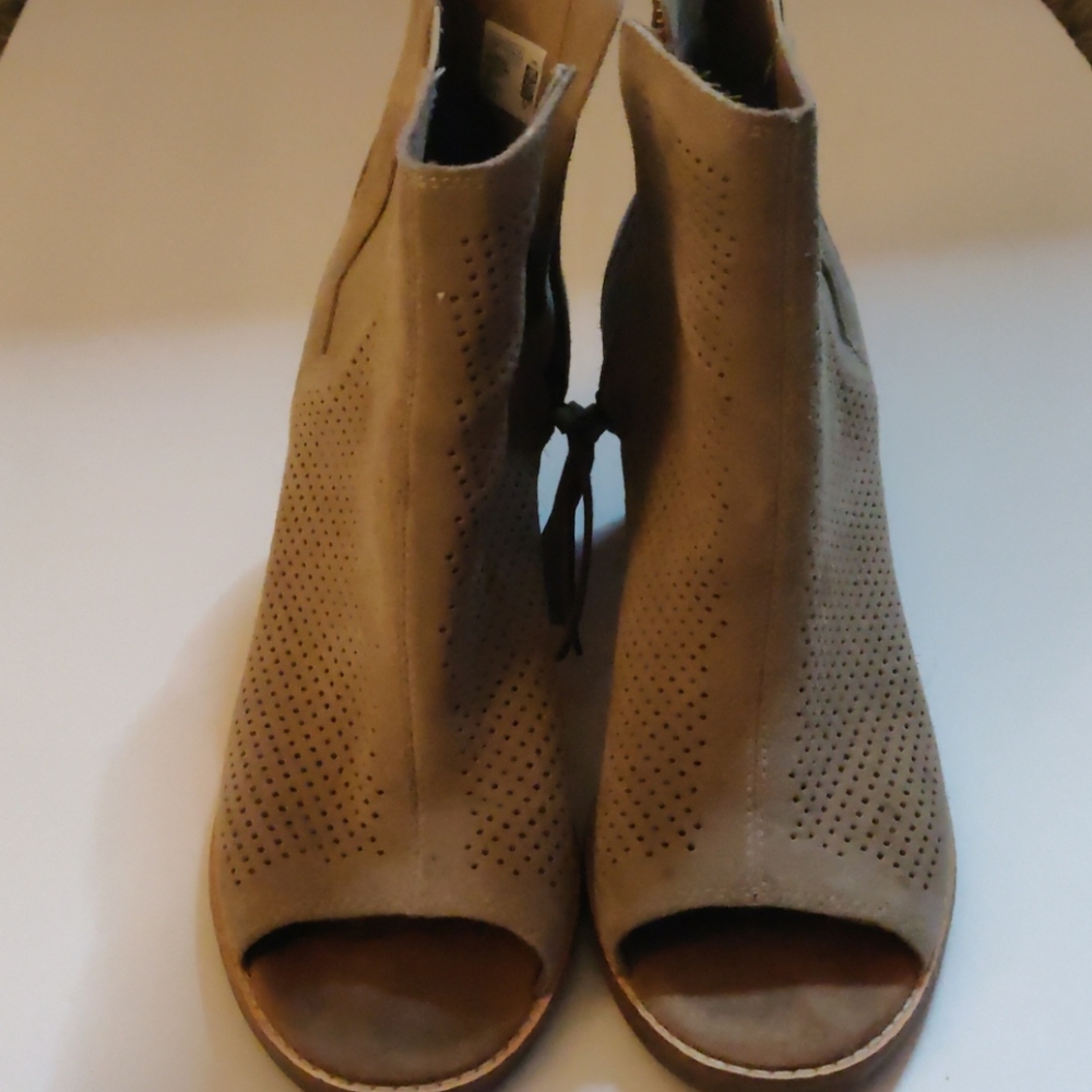 TOMS - WOMENS MAJORCA PEEP TOE BOOTIE